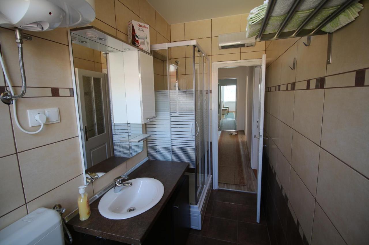 Apartment Ribica Krk Island Exteriör bild