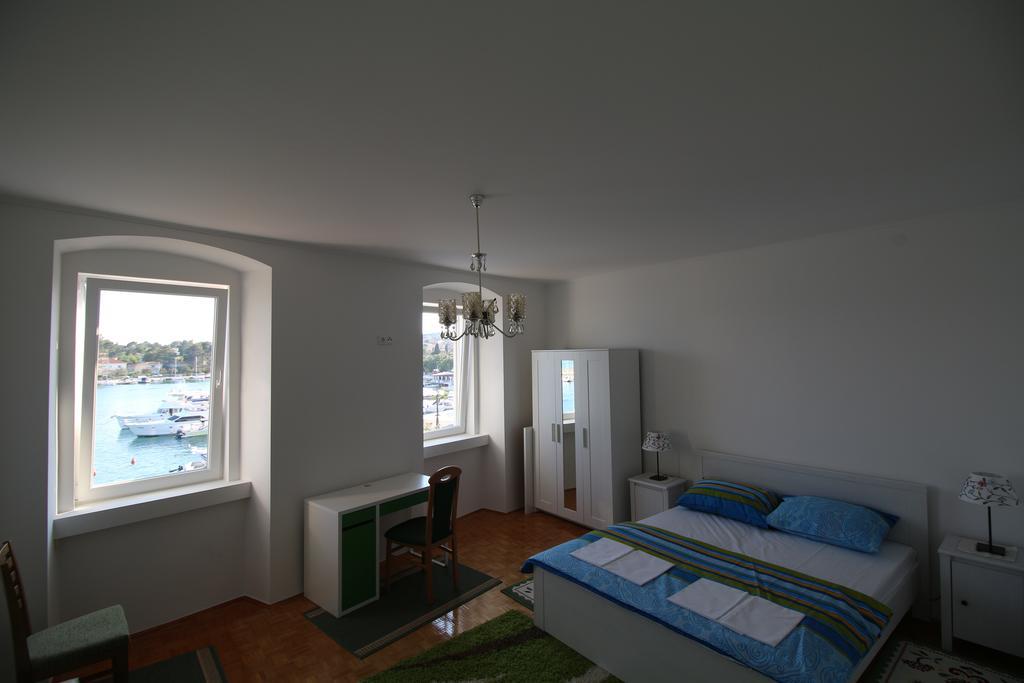 Apartment Ribica Krk Island Rum bild